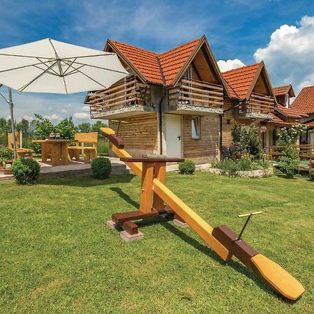 2 Bedroom Cozy Home In Licko Lesce Экстерьер фото